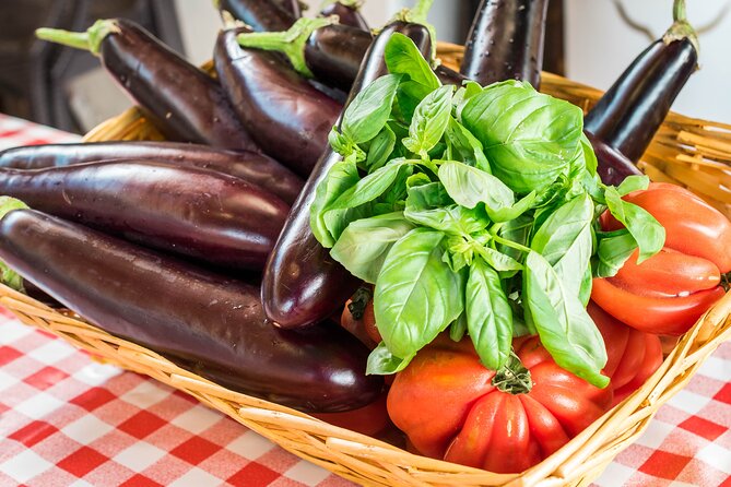 Authentic Pasta Cooking Class in Sorrento with Wine - The real logistics: where to meet and how to get there