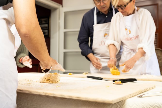 Cesarine: Small group Pasta and Tiramisu class in Catania - Quick reasons this class gets strong marks
