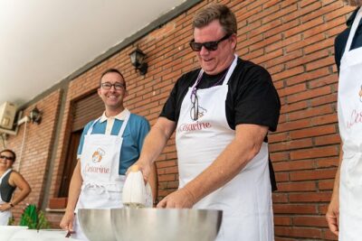Cesarine: Small group Pasta and Tiramisu class in Messina - Meet in Messina, then get pulled into the rhythm
