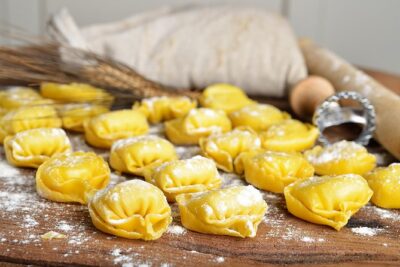 Cesarine: Small group Pasta and Tiramisu class in Siena - A 3-hour flow: aperitivo, pasta, tiramisu, then the tasting