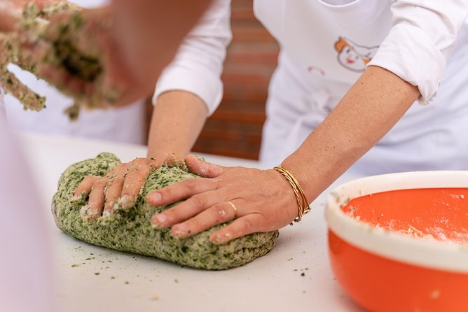 Cesarine: Small group Pasta and Tiramisu class in Varenna - Hands-on reality check: you’ll cook, but not always every minute
