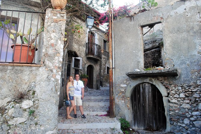 From Taormina: Private/Guided Godfather with appetizer and Pasta - Lunch in a trattoria: what you’ll eat and why it works
