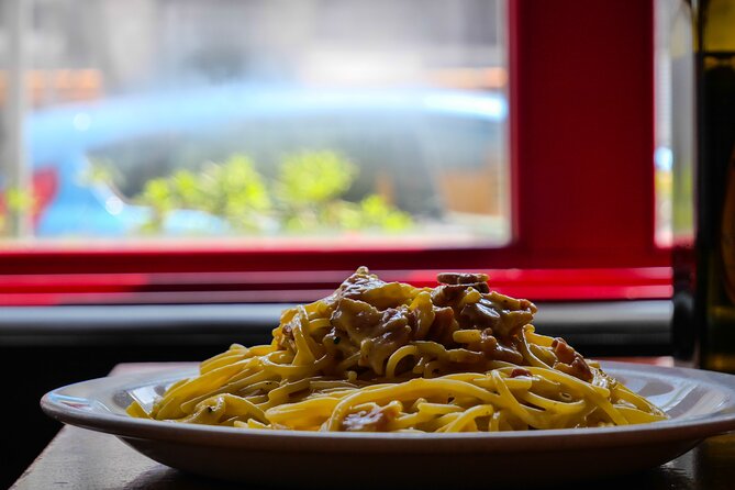Make Pasta Carbonara from Scratch in a Jazz Club in Venice - A 4:00 pm small-group class: how the evening is paced