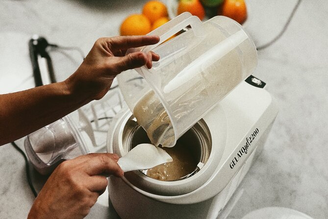 Pasta, Tiramisù & Gelato | Cooking Experience in Garbatella - Spinning gelato: a fresh dessert finish