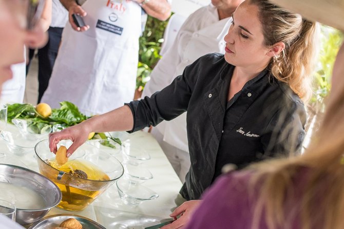 Sorrento: Hands-On Pasta, Tiramisu & Limoncello Fun Class - Entering Sorrento’s kitchen: how this class really feels