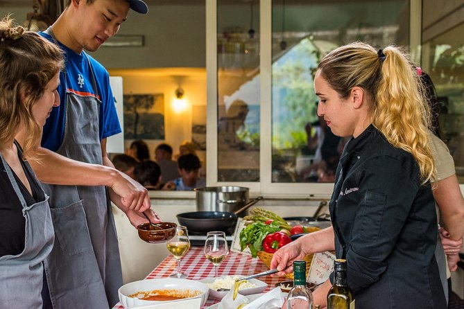 Sorrento: Hands-On Pasta, Tiramisu & Limoncello Fun Class - Welcome drink + bruschetta: warm-up without rushing