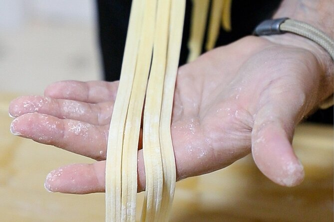 Valencia: Fresh Pasta Workshop with Food at Coolinary Experience - The Filling Step and the Italian Appetizer Break