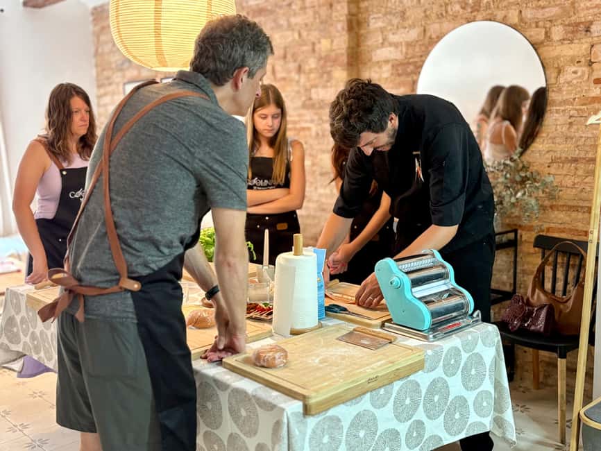 Valencia: Fresh Pasta Workshop with Lunch/Dinner in the Center - Where to meet in Valencia (and how the timing works)