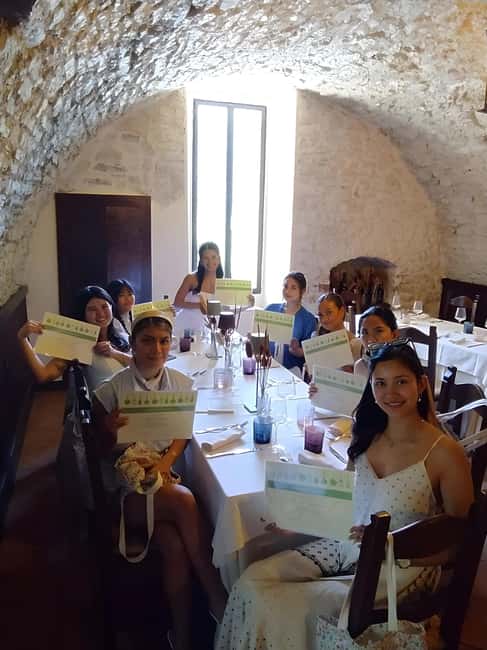 Valnerina/Pasta cooking class in a 12th century location - What you take home: certificate, recipe booklet, and a small gadget