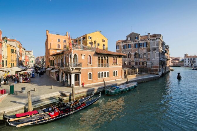Venice: Jewish Ghetto & Cannaregio Area Food Tour: Pasta Wine Gelato and More! - Food and wine stops: how the tastings turn into dinner