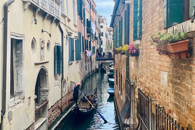 Venice: Jewish Ghetto & Cannaregio Area Food Tour: Pasta Wine Gelato and More! - Who should book, and who should skip